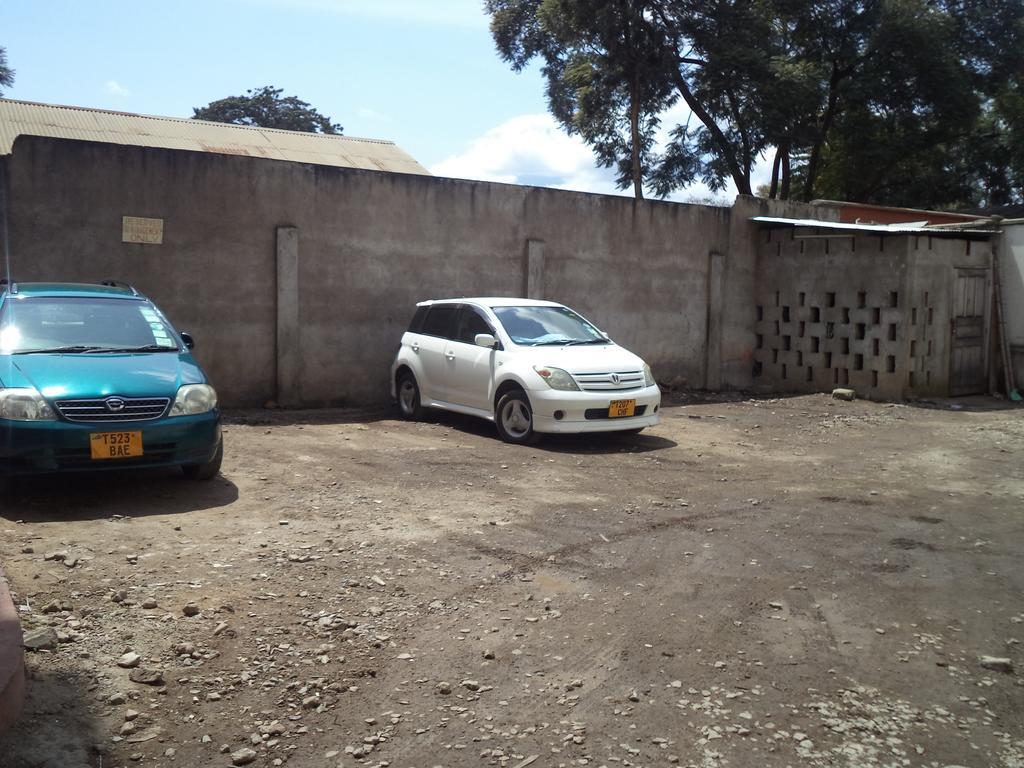 Arusha Tourist Inn Hotel Esterno foto